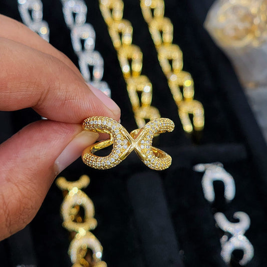 Sparkling Crisscross Zirconia Ring