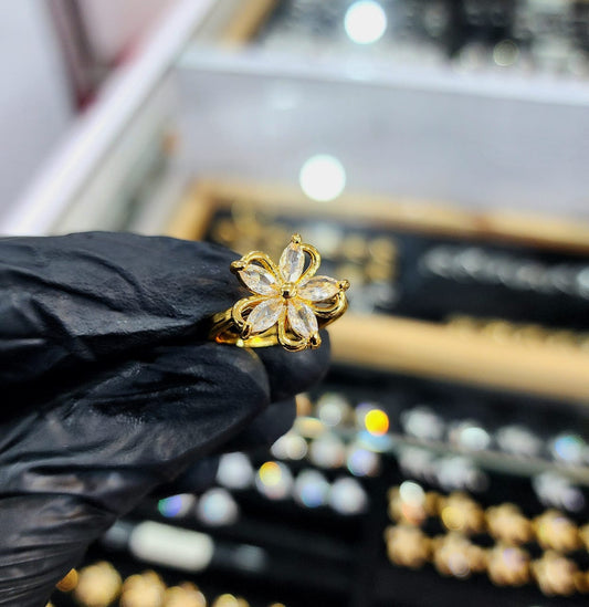 Exquisite Blooming Zirconia Flower Ring